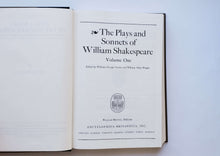 Загрузить изображение в средство просмотра галереи, Shakespeare (USED book)
