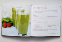 Загрузить изображение в средство просмотра галереи, Green smoothies for kids (ПОДЕРЖАННАЯ книга)
